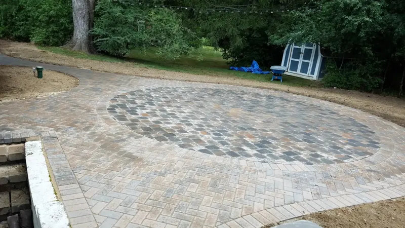 Circle-kit paver patio